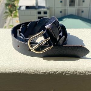 XS banana republic leather belt with twist detail in dark blue